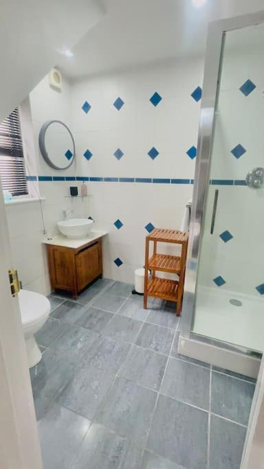 Amazing Location - City Of London- 2 Bedroom Stunning Canal View House With Private Garden,Parking & Balcony Exteriér fotografie