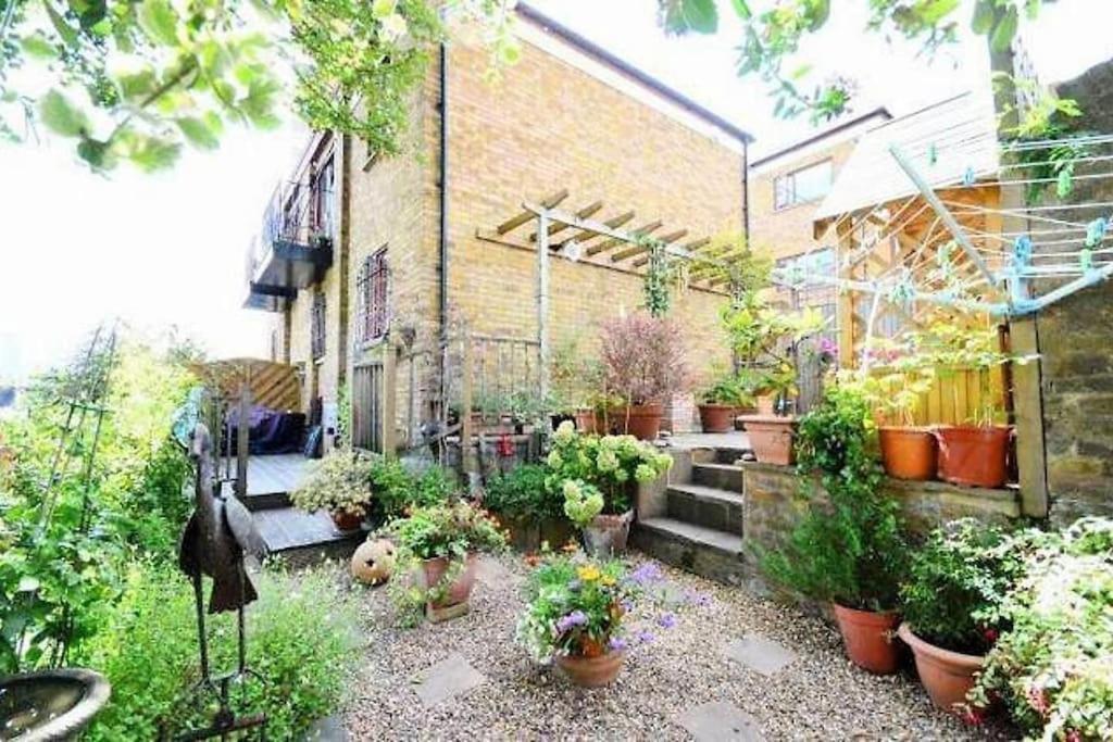 Amazing Location - City Of London- 2 Bedroom Stunning Canal View House With Private Garden,Parking & Balcony Exteriér fotografie