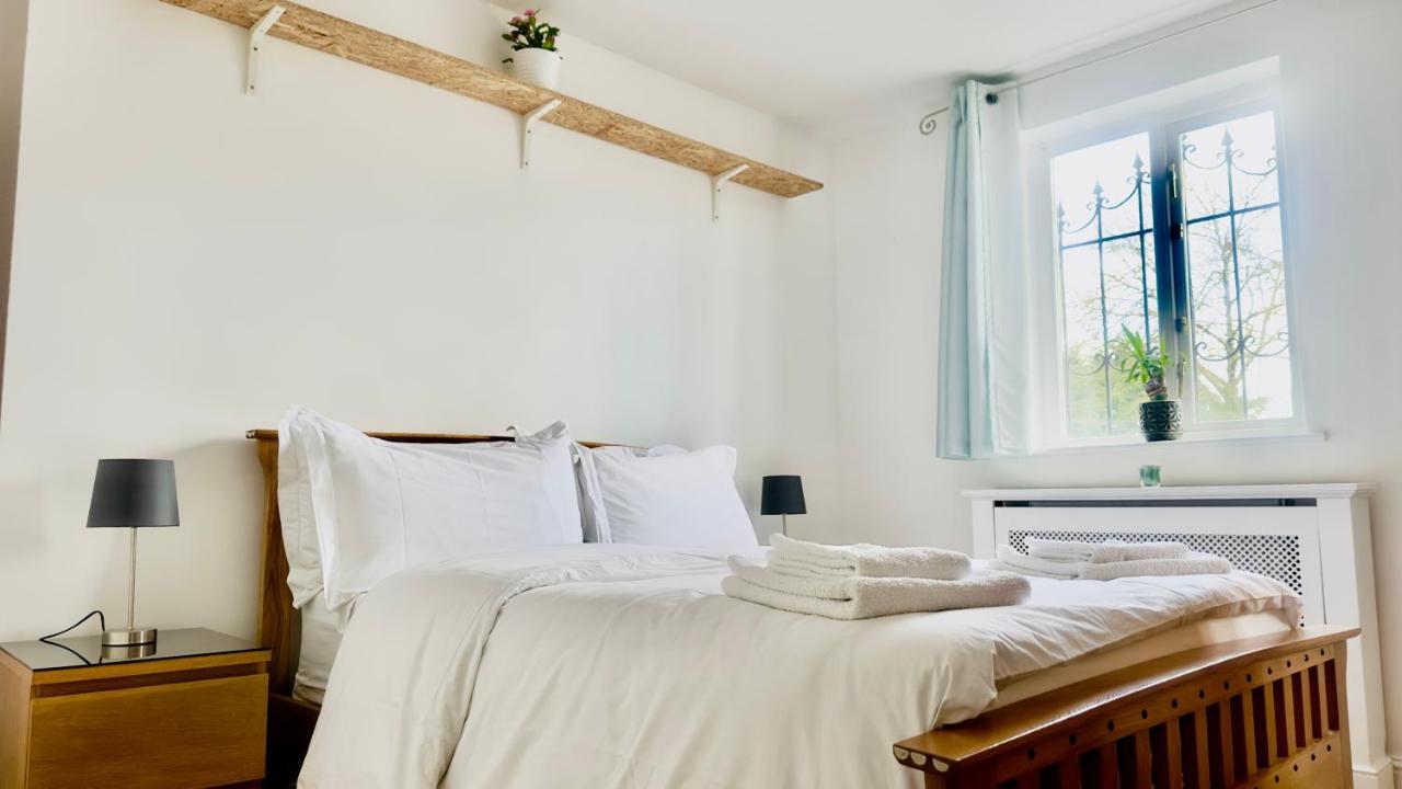 Amazing Location - City Of London- 2 Bedroom Stunning Canal View House With Private Garden,Parking & Balcony Exteriér fotografie