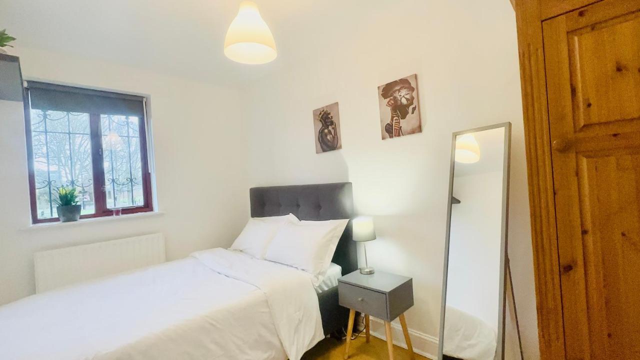 Amazing Location - City Of London- 2 Bedroom Stunning Canal View House With Private Garden,Parking & Balcony Exteriér fotografie