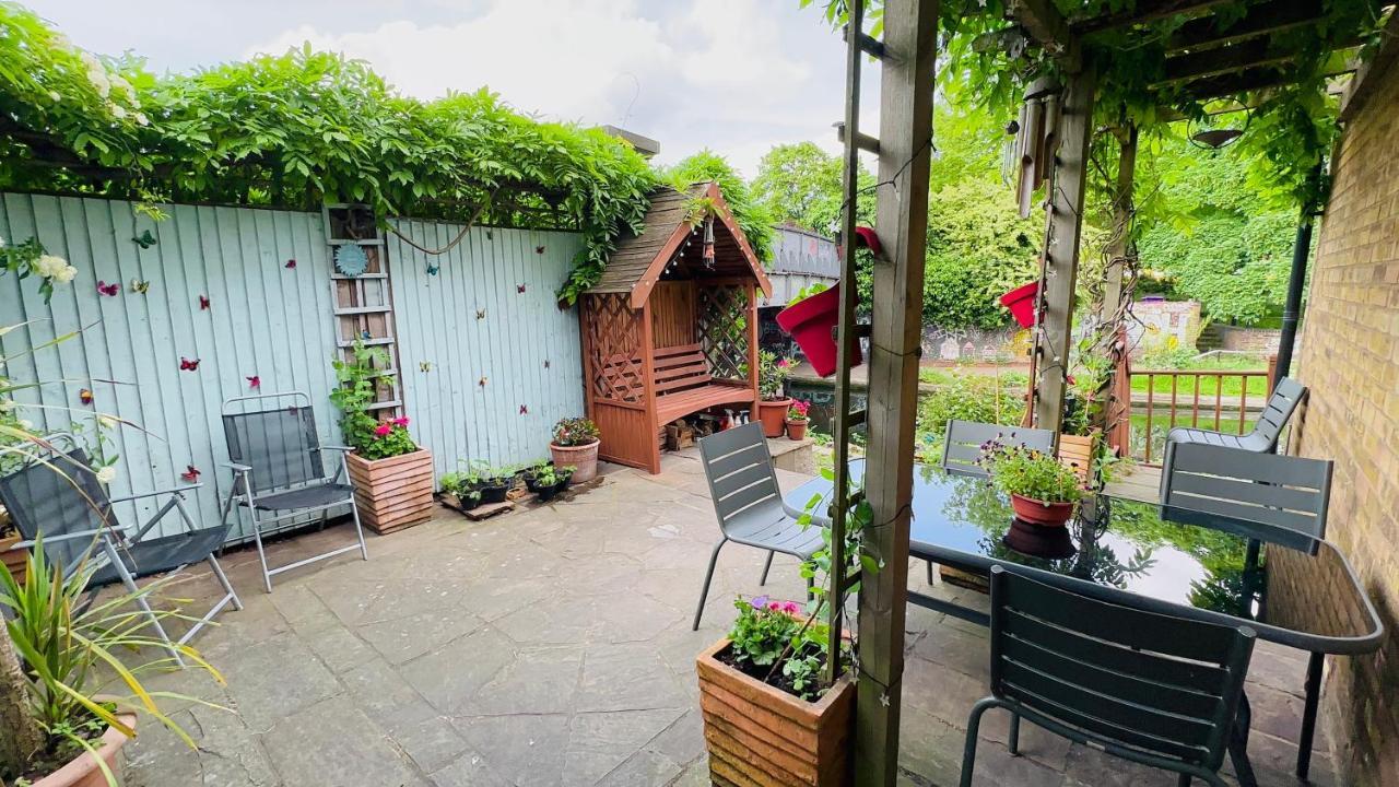 Amazing Location - City Of London- 2 Bedroom Stunning Canal View House With Private Garden,Parking & Balcony Exteriér fotografie