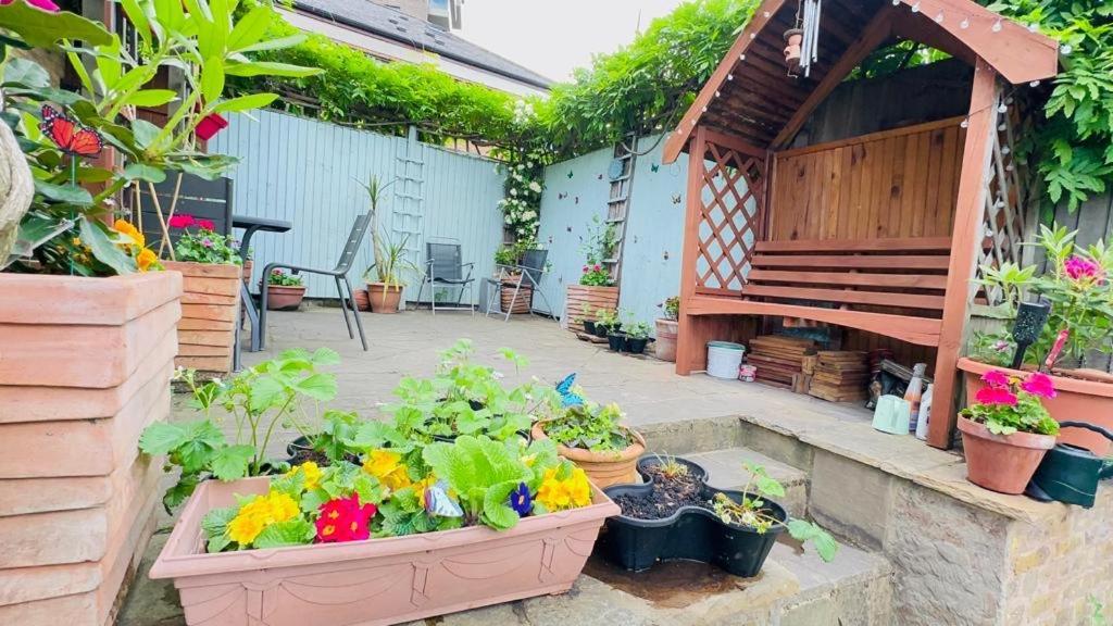 Amazing Location - City Of London- 2 Bedroom Stunning Canal View House With Private Garden,Parking & Balcony Exteriér fotografie