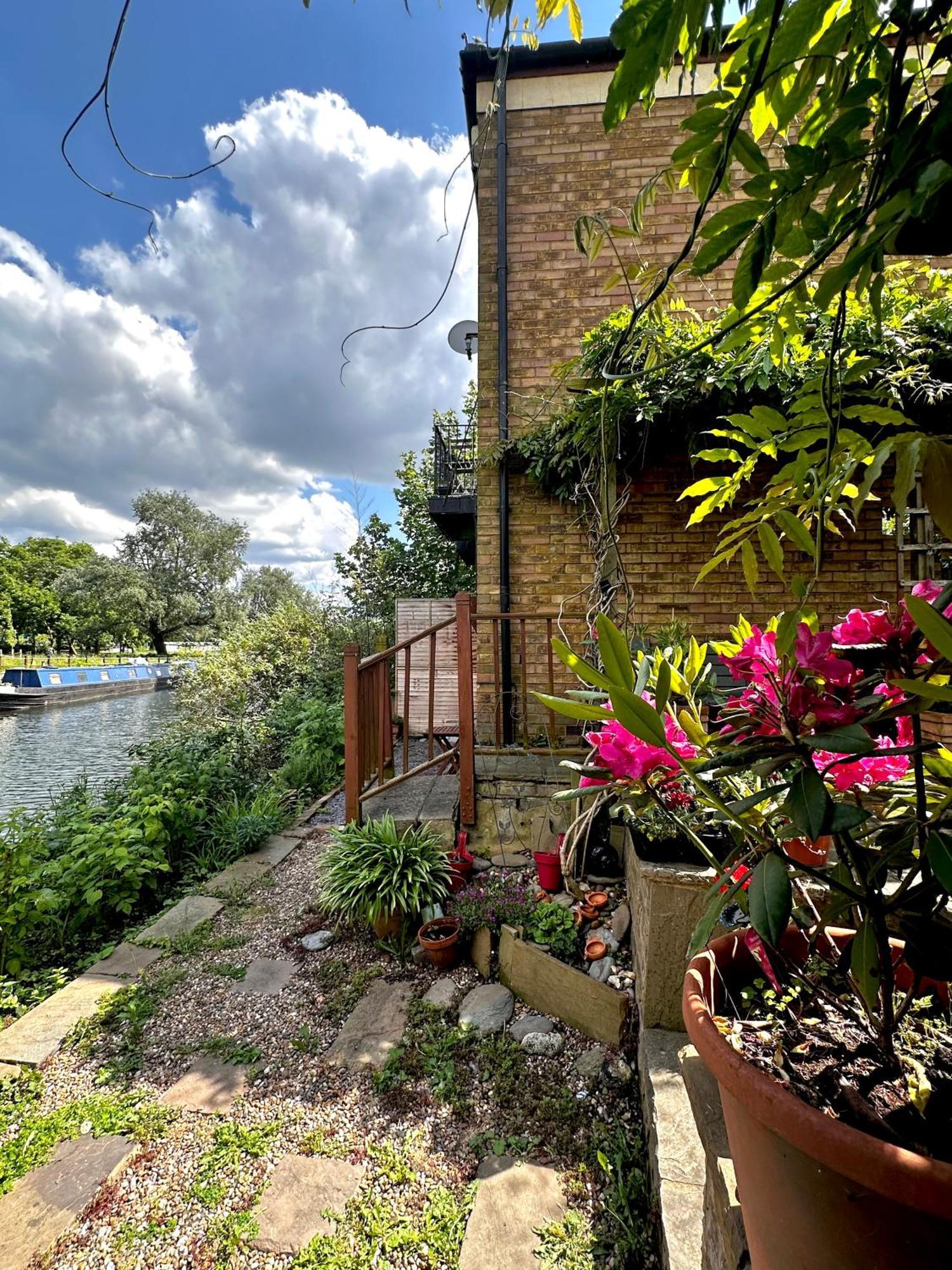 Amazing Location - City Of London- 2 Bedroom Stunning Canal View House With Private Garden,Parking & Balcony Exteriér fotografie