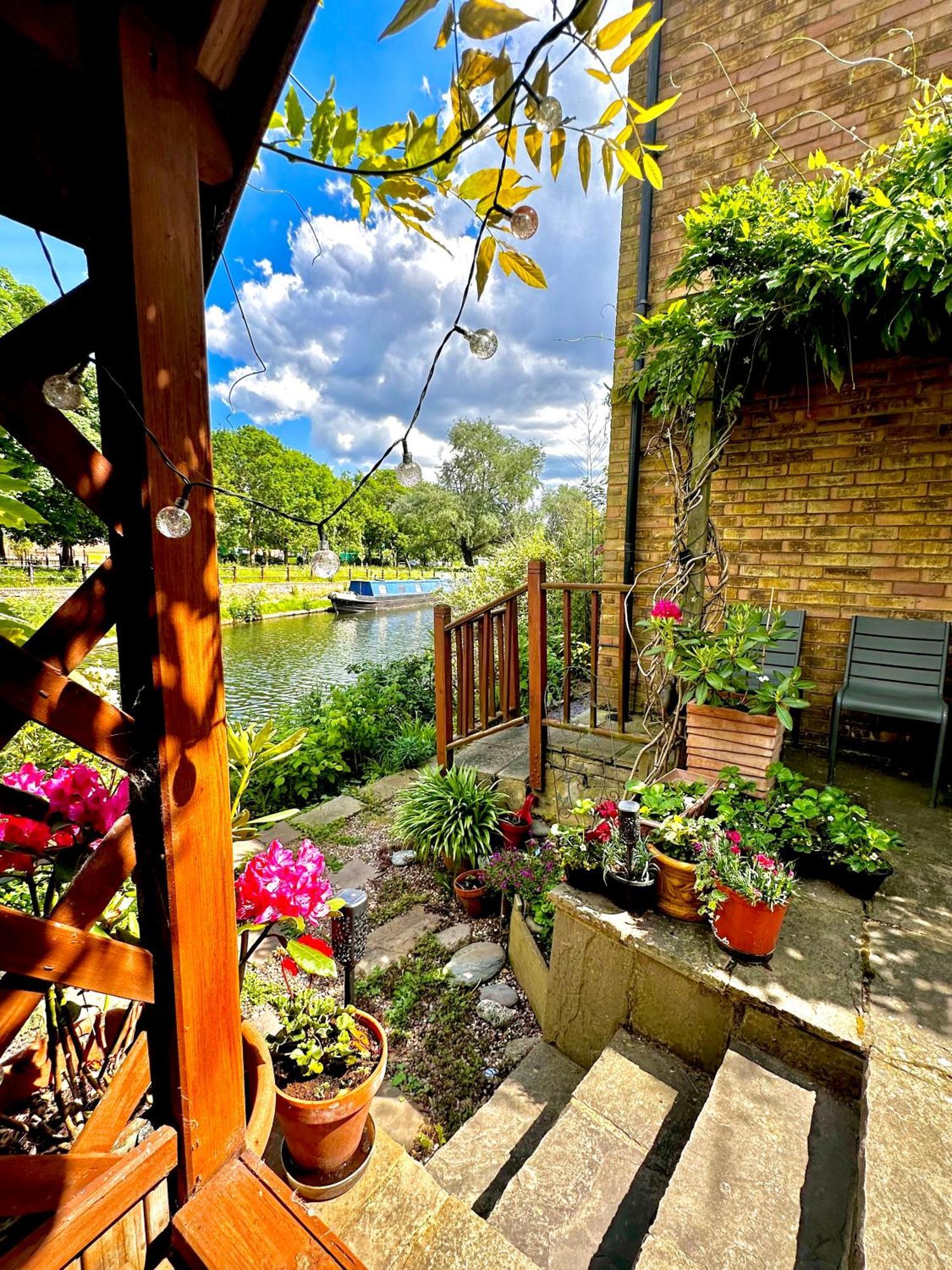 Amazing Location - City Of London- 2 Bedroom Stunning Canal View House With Private Garden,Parking & Balcony Exteriér fotografie